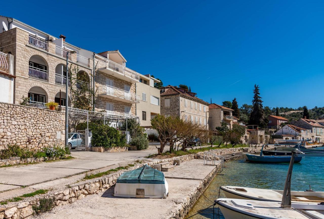 Amare Apartments Bobovisca Екстериор снимка